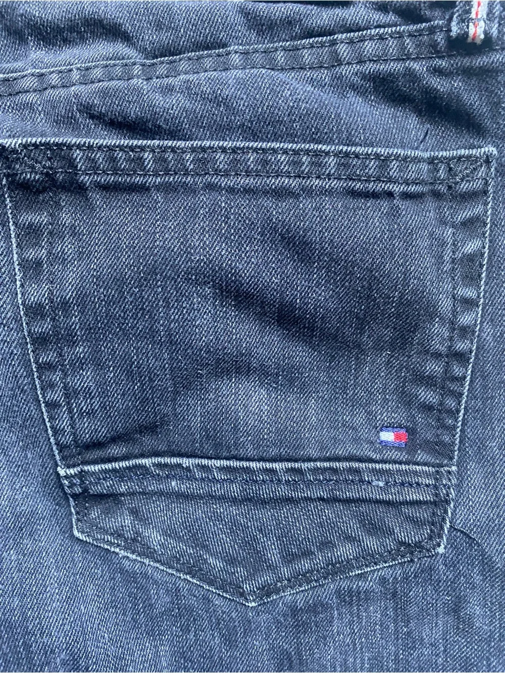 Tommy Hilfiger Men's Dark Black Slim Straight Jeans 32x32
